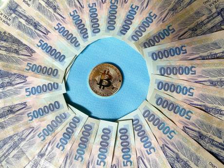 پیمان های پولی از نوسانات دلار می کاهد
